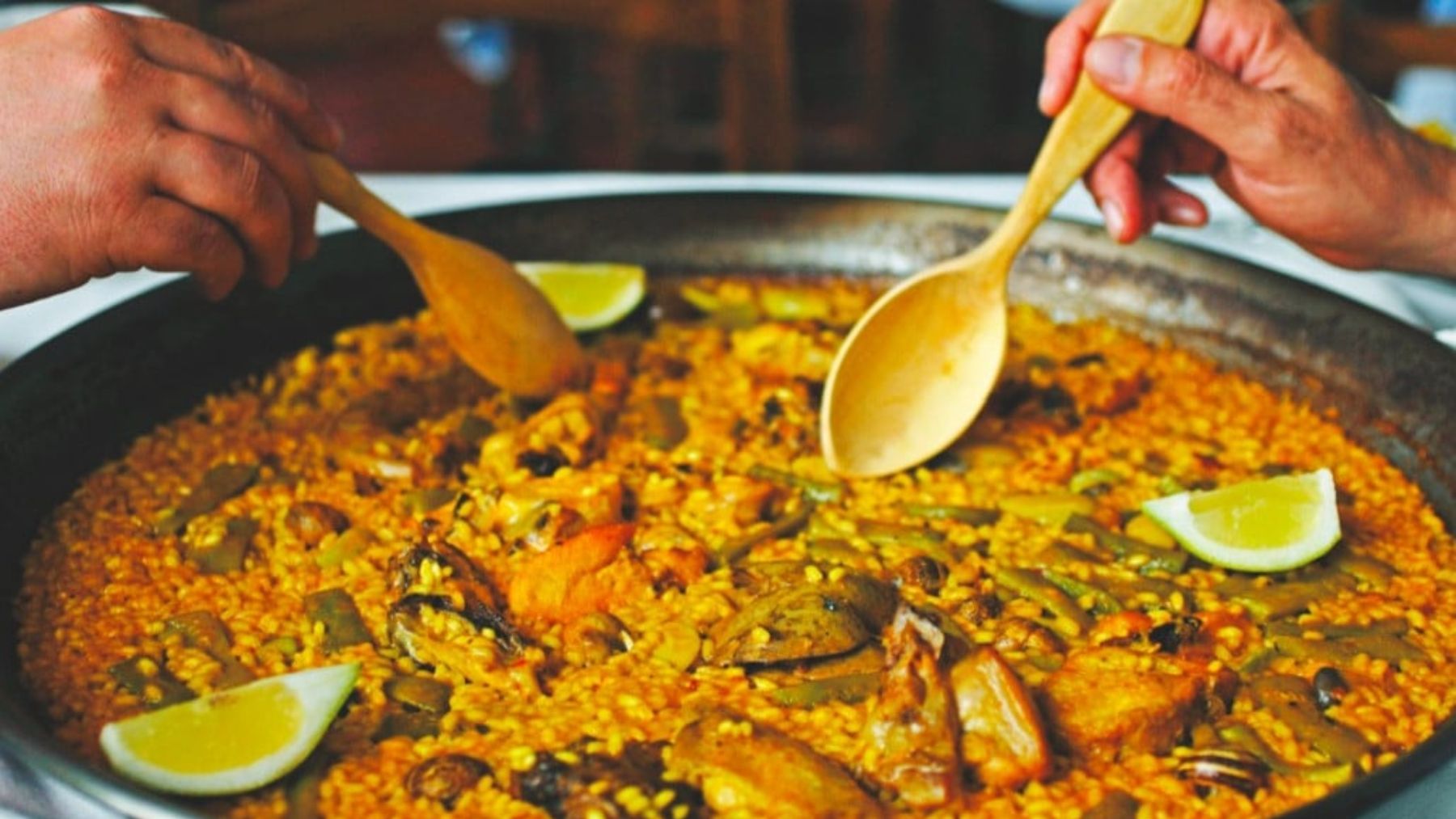 Los mejores restaurantes de paella cerca de mí: descubre dónde disfrutar del plato típico valenciano