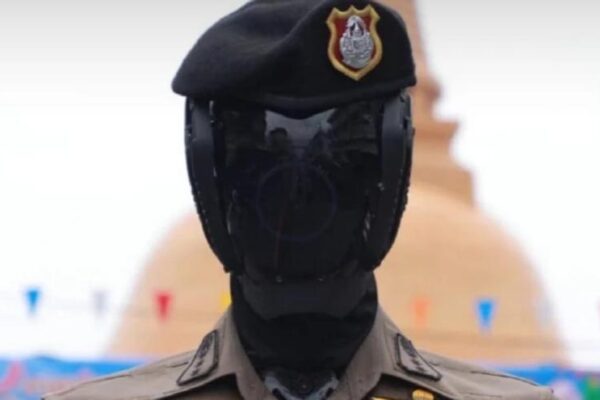 Tailandia presenta el primer robot policial con IA