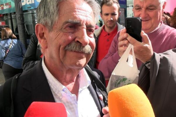 Revilla rompe a llorar hablando de la demanda del rey emérito: «Es injusto y desproporcionado»