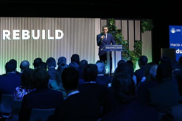 Las empresas del sector de la construcción valoran positivamente el nuevo PERTE del Gobierno: «Va en la línea adecuada»