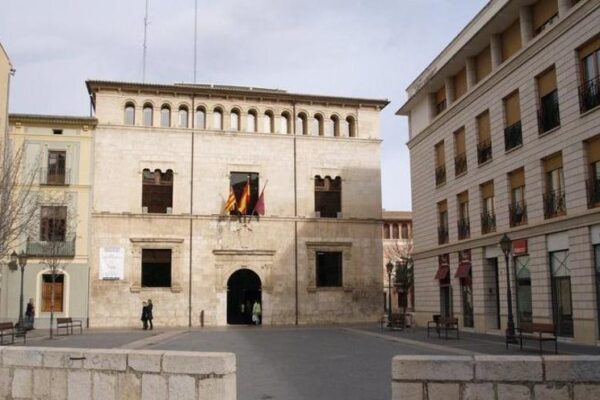 Alzira tanca l’exercici 2024 amb solvència i un deute mínim del 8’54 %